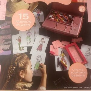 FAO Schwarz Pink Fashion Designer Activity Art Set